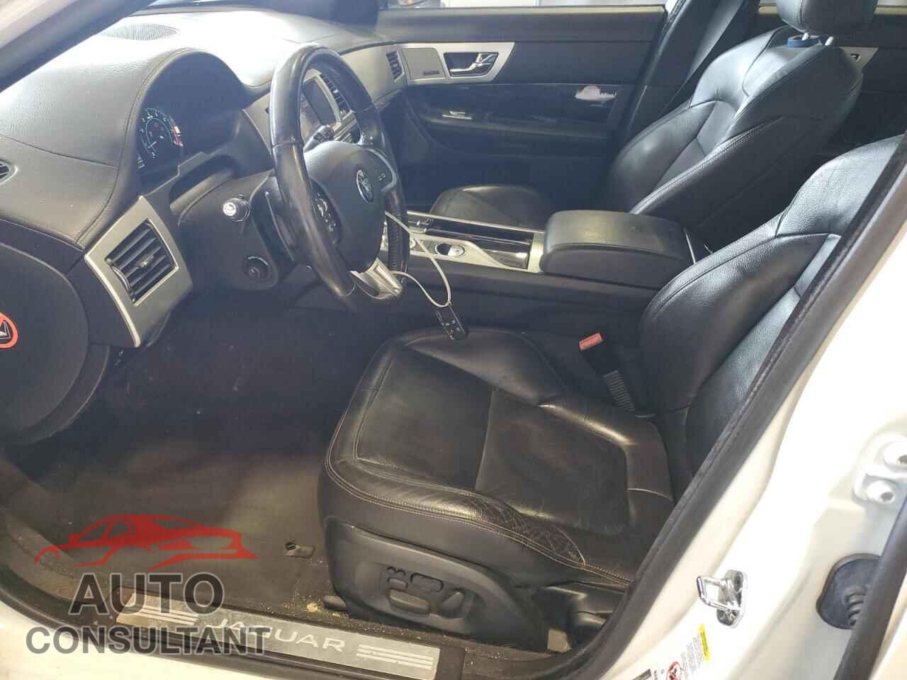 JAGUAR XF 2015 - SAJWJ0FF4F8U75763