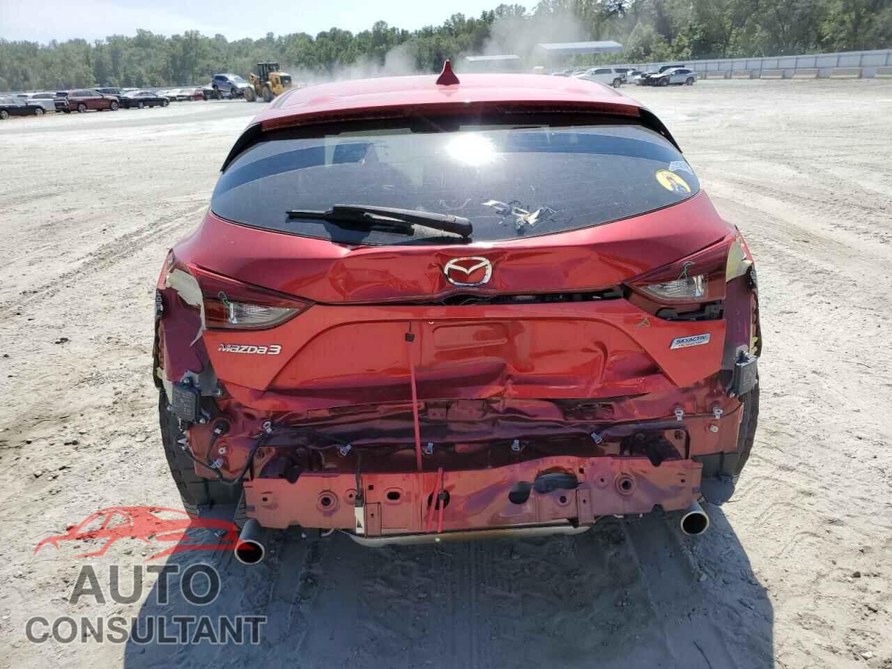 MAZDA 3 2018 - 3MZBN1M37JM189598