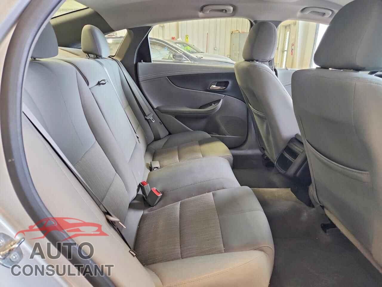 CHEVROLET IMPALA 2015 - 1G11X5SL2FU138458