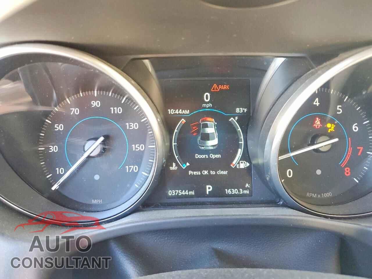 JAGUAR XE 2017 - SAJAJ4BV2HCP16265