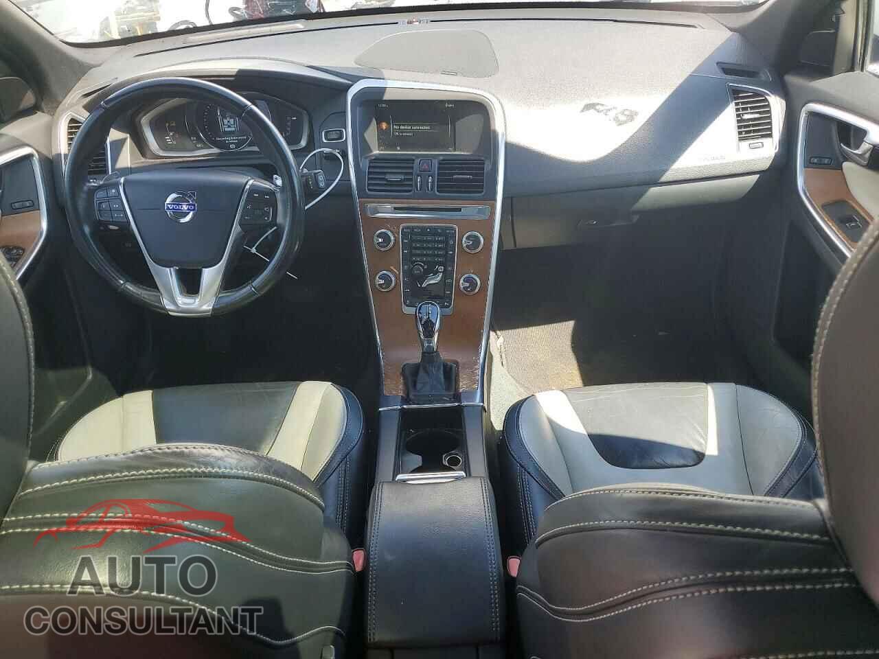 VOLVO XC60 2015 - YV449MDM1F2628669