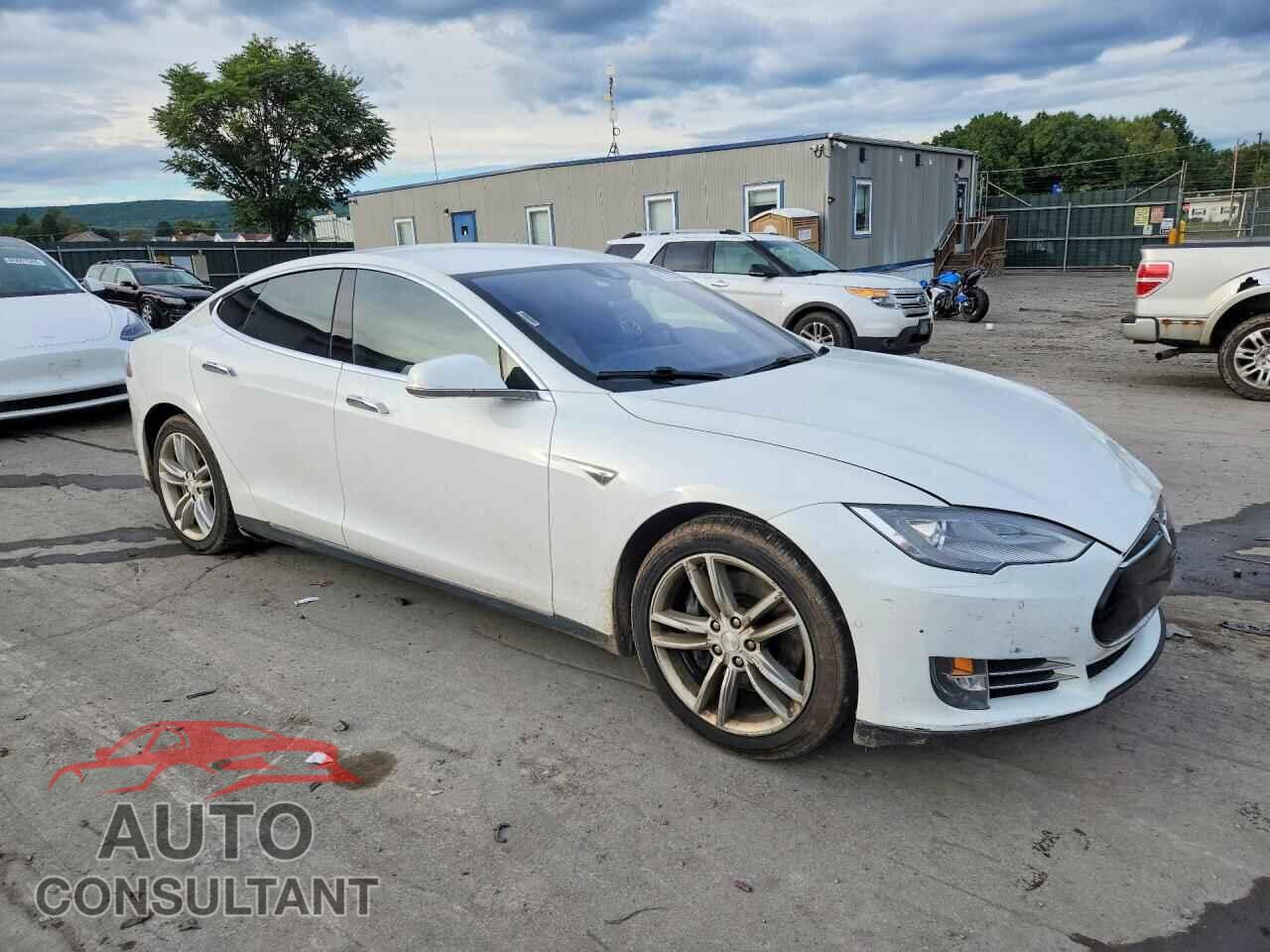 TESLA MODEL S 2015 - 5YJSA1E1XFF120296