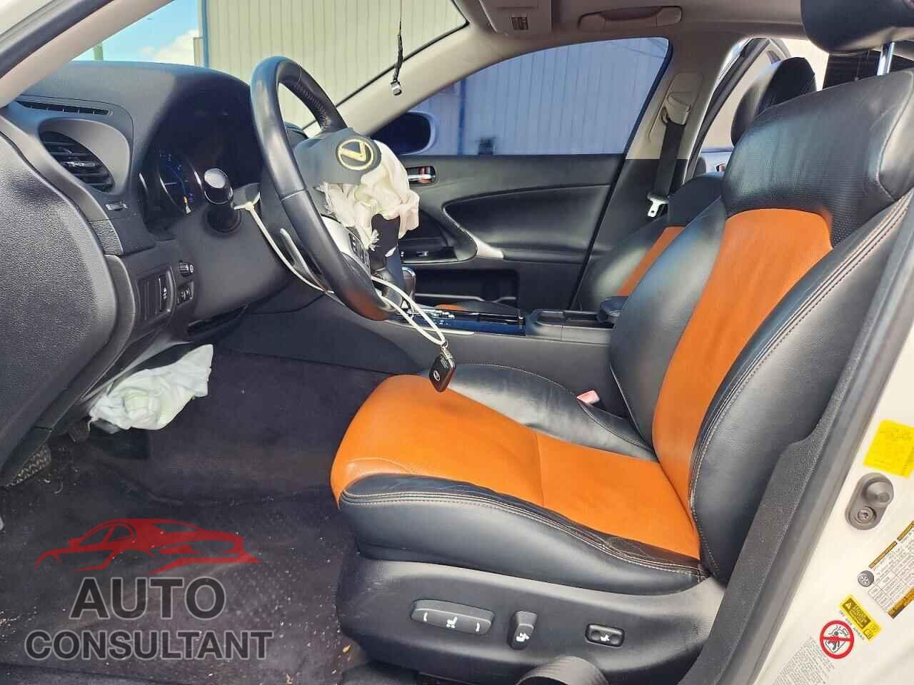 LEXUS IS 2013 - JTHBF5C29D5187764