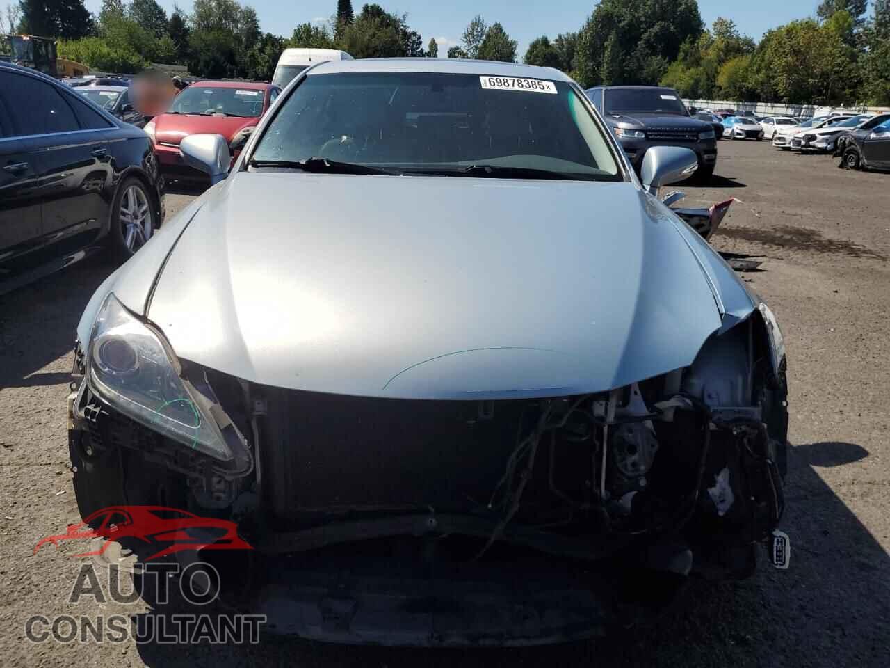 LEXUS IS 2011 - JTHCF5C29B5049126