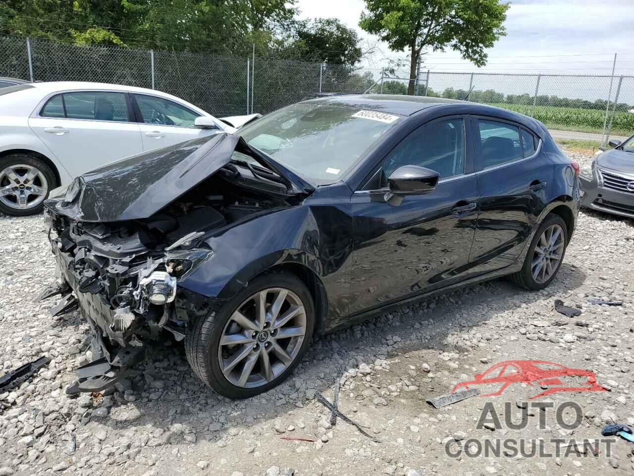 MAZDA 3 2018 - 3MZBN1L38JM242391