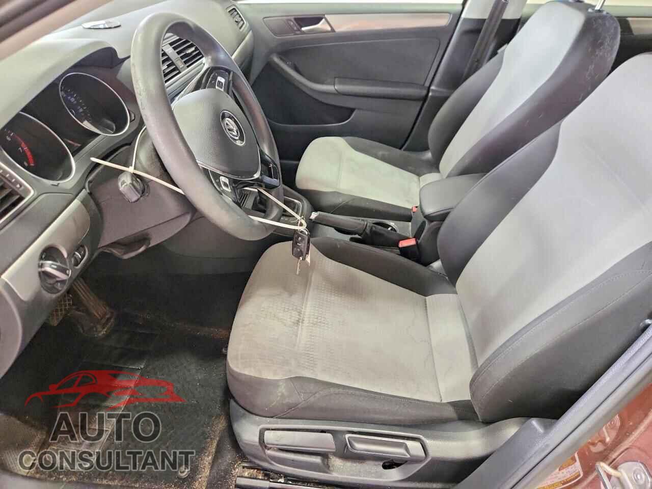 VOLKSWAGEN JETTA 2017 - 3VW2B7AJ2HM390561
