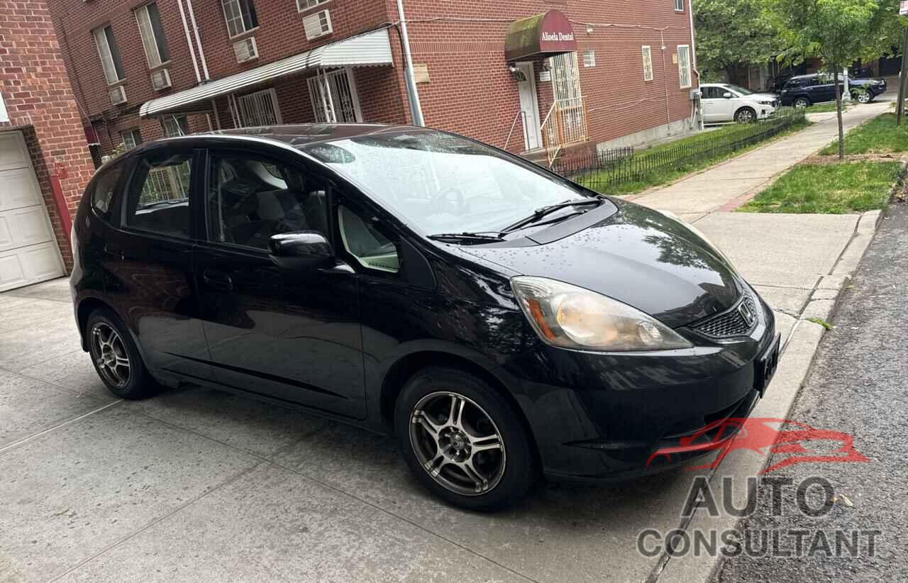 HONDA FIT 2013 - JHMGE8G33DC052143