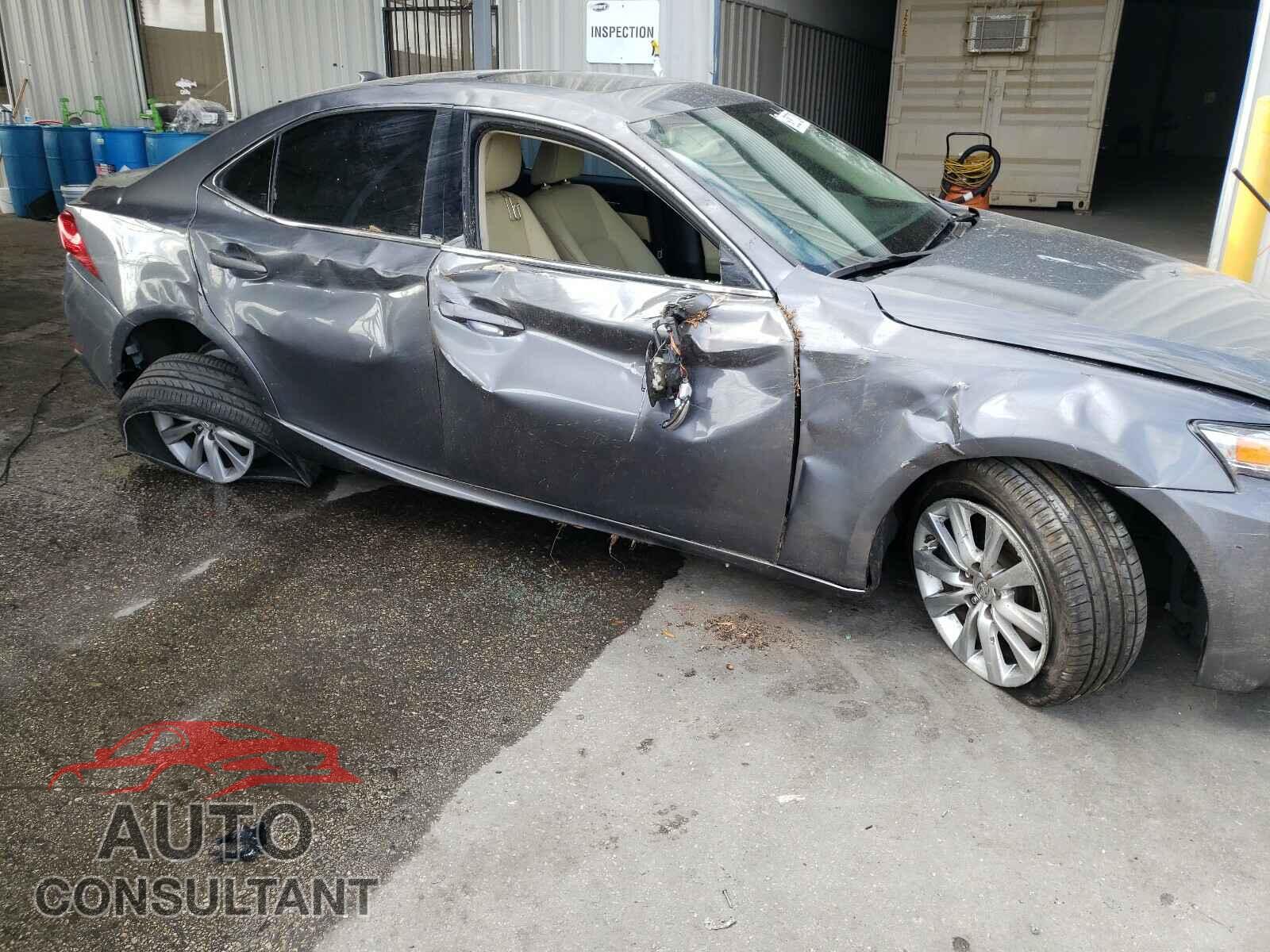 LEXUS IS 2016 - JTHBA1D21G5022432