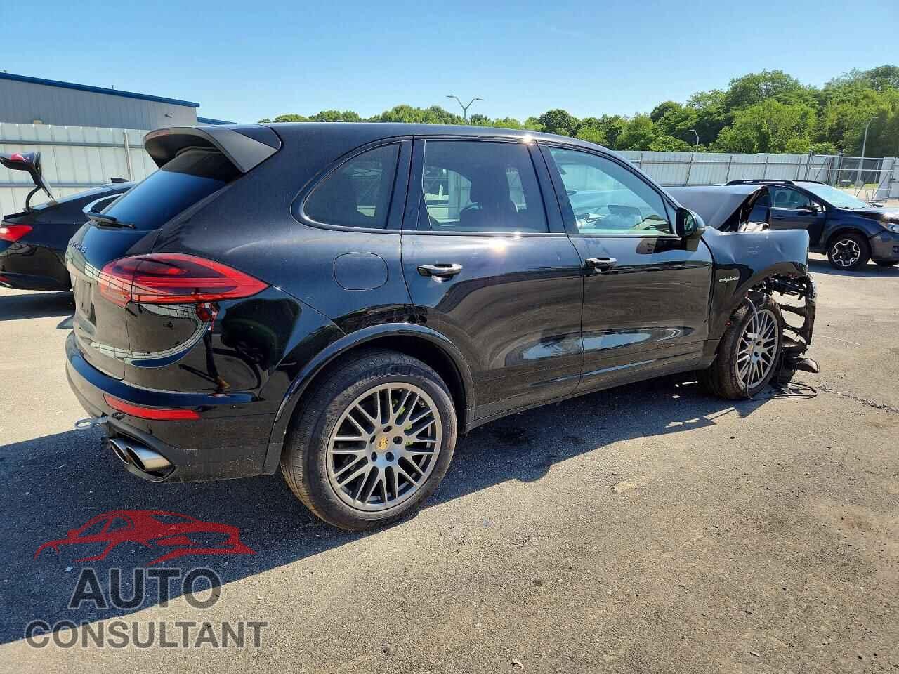 PORSCHE CAYENNE 2018 - WP1AE2A26JLA71879
