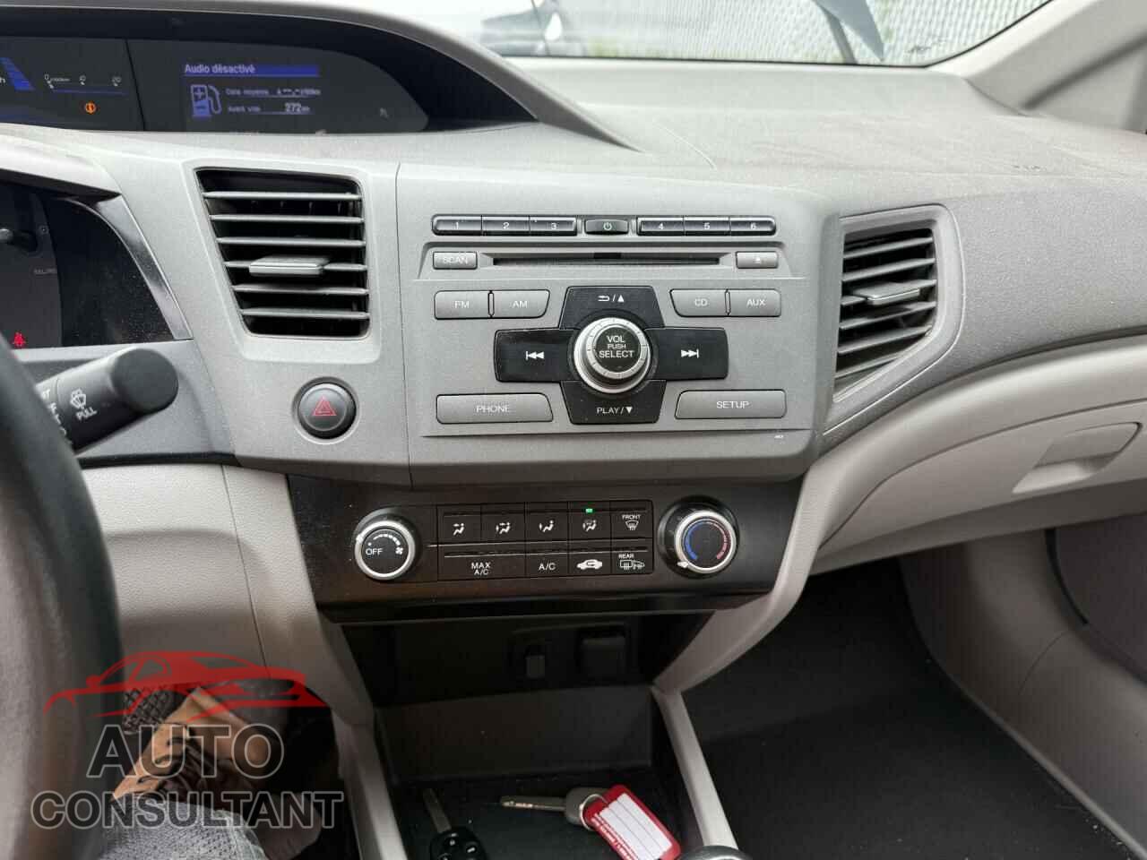 HONDA CIVIC 2012 - 2HGFB2E43CH022104
