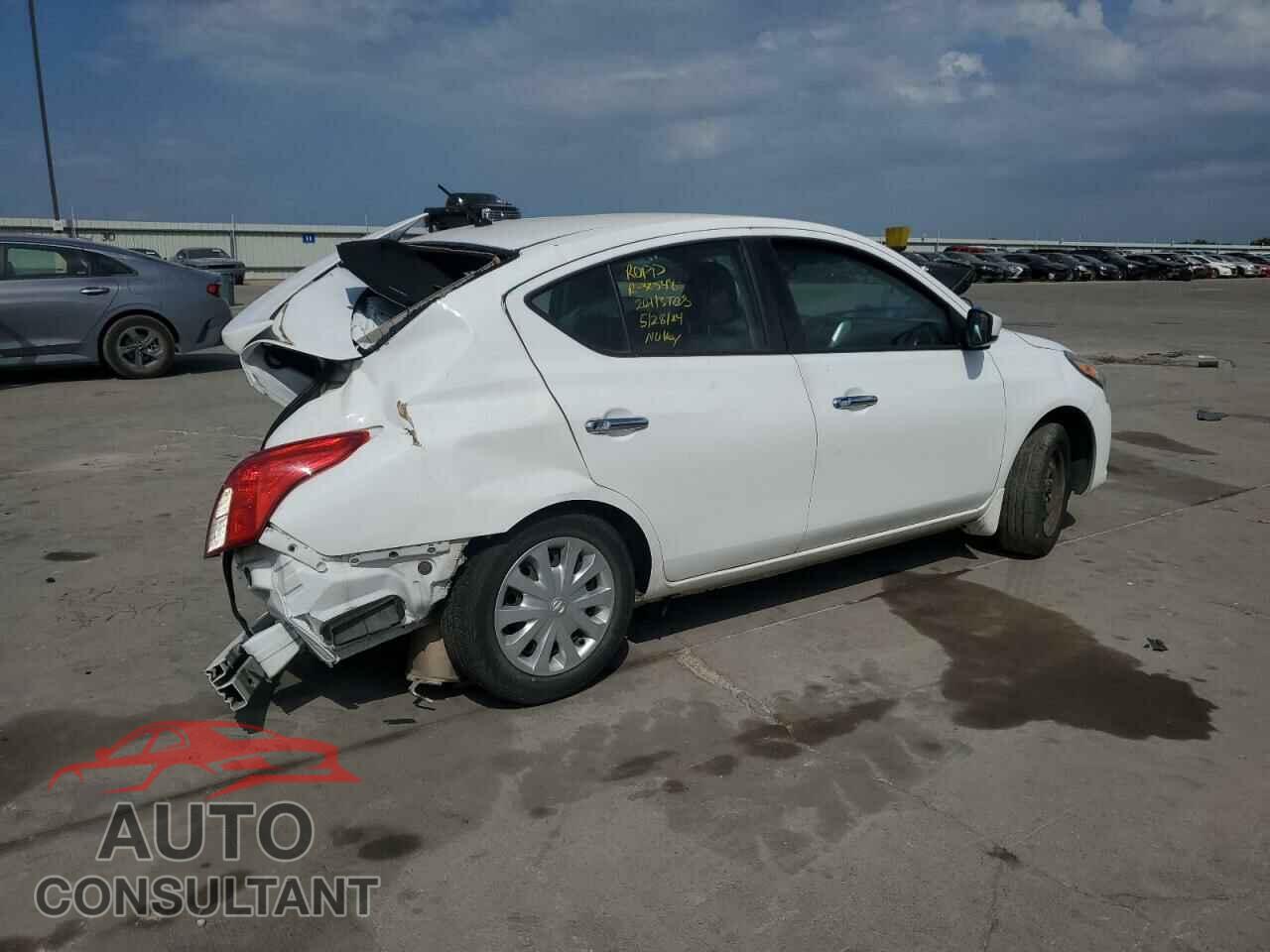 NISSAN VERSA 2019 - 3N1CN7AP3KL809908