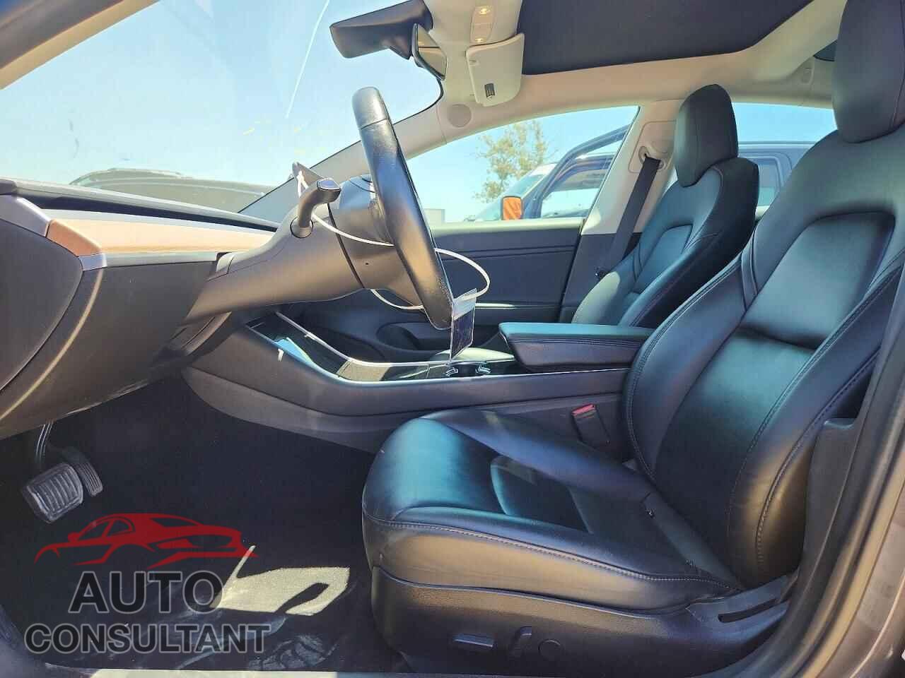 TESLA MODEL 3 2018 - 5YJ3E1EB4JF145382
