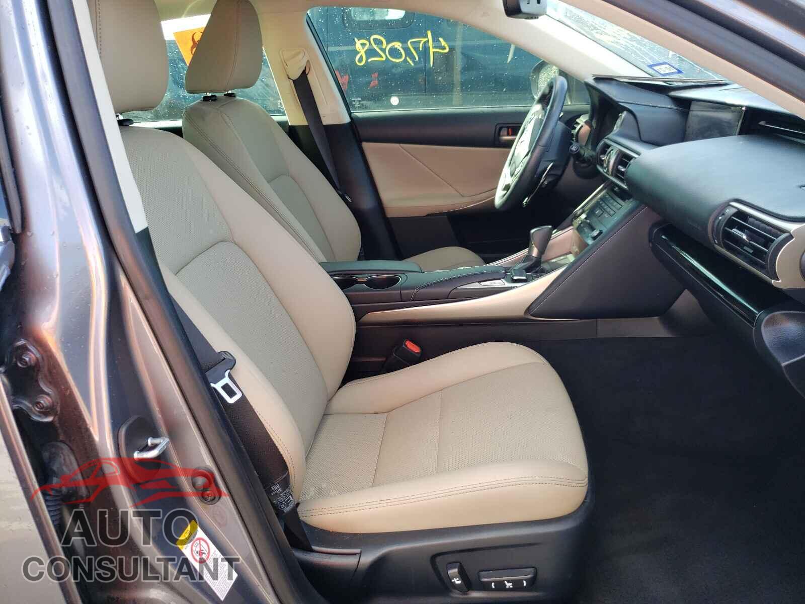 LEXUS IS 2018 - JTHBA1D29J5070154