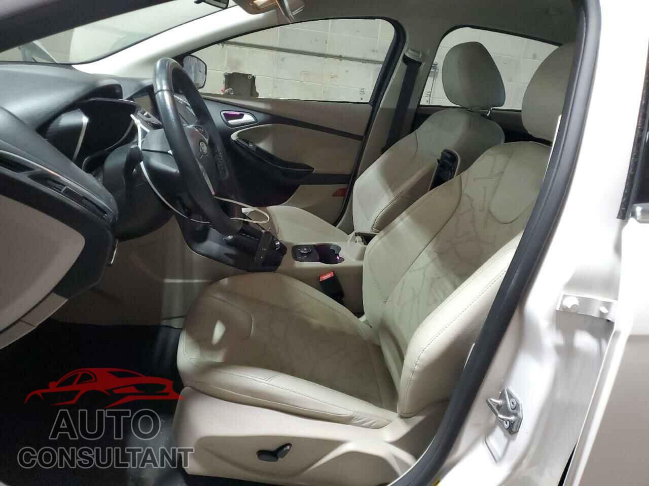 FORD FOCUS 2014 - 1FADP3R4XEL353376
