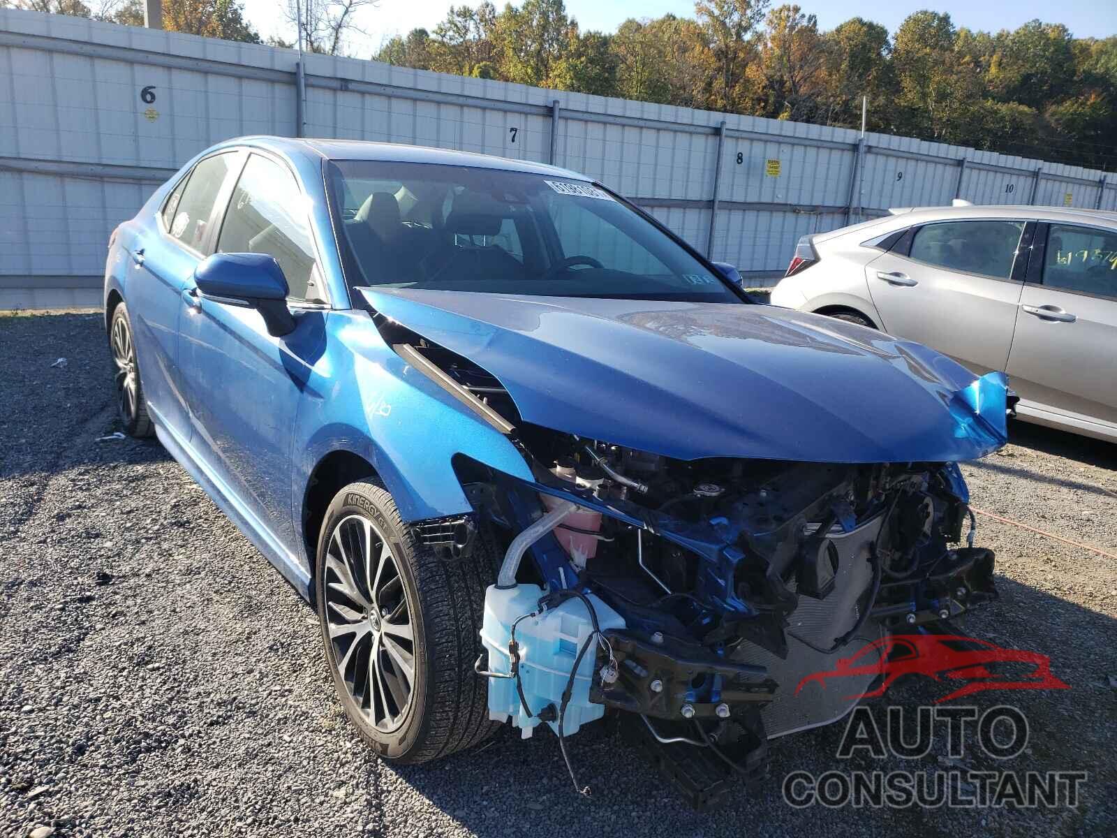 TOYOTA CAMRY 2018 - 4T1B11HK4JU049967