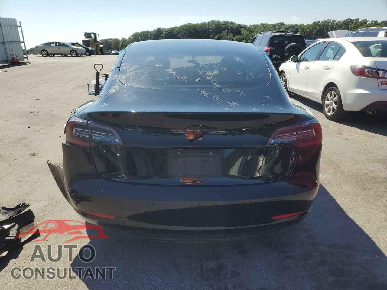 TESLA MODEL 3 2021 - 5YJ3E1EA2MF838334