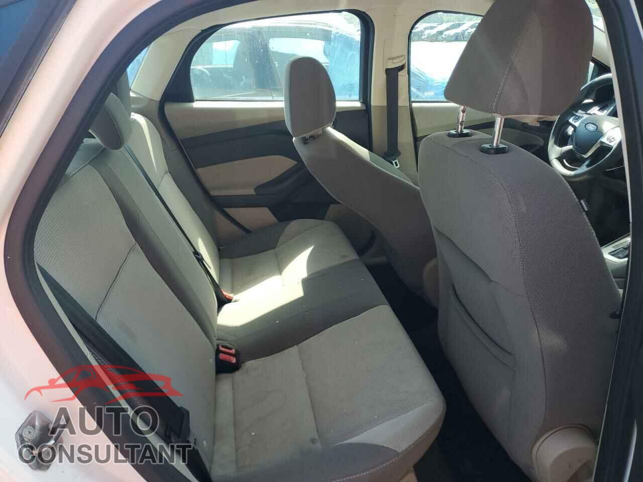 FORD FOCUS 2012 - 1FAHP3F2XCL406031