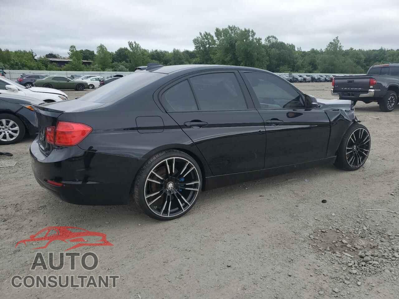 BMW 3 SERIES 2013 - WBA3A5G50DNP25063