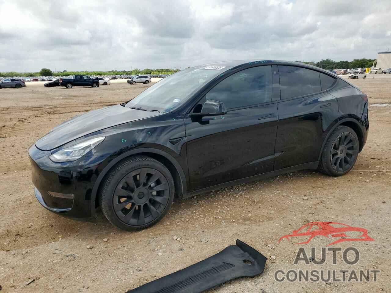 TESLA MODEL Y 2021 - 5YJYGAEE2MF293478