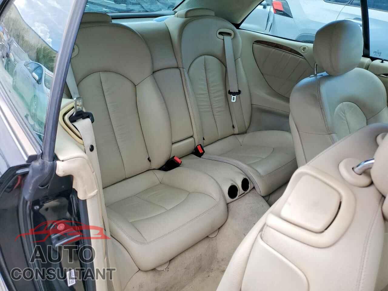 MERCEDES-BENZ CLK-CLASS 2009 - WDBTK56F09F266868