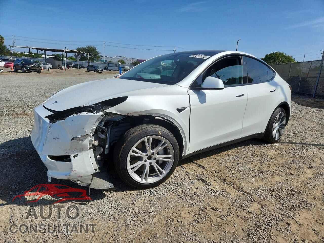 TESLA MODEL Y 2024 - 7SAYGAEEXRF004602