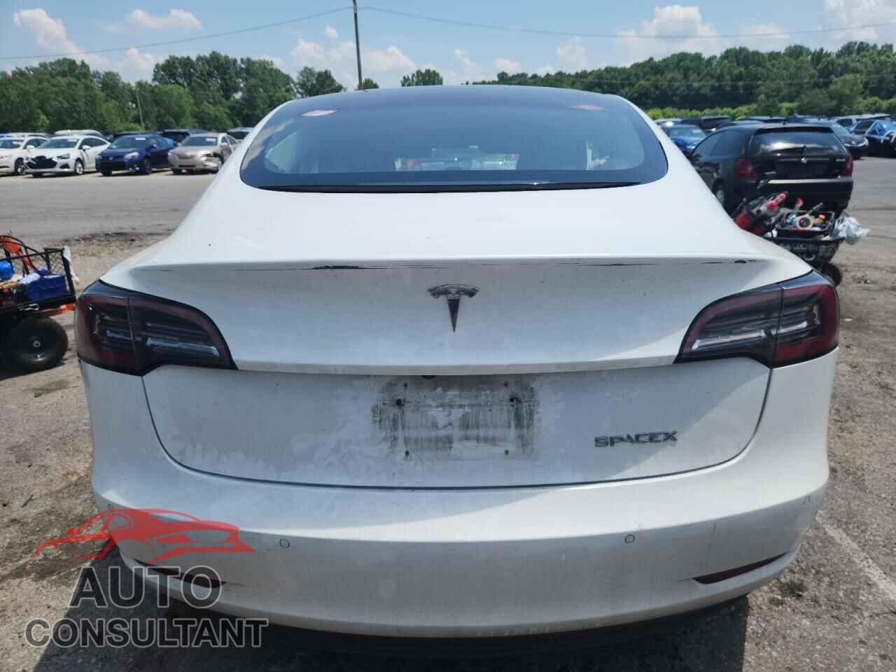 TESLA MODEL 3 2018 - 5YJ3E1EA4JF035438