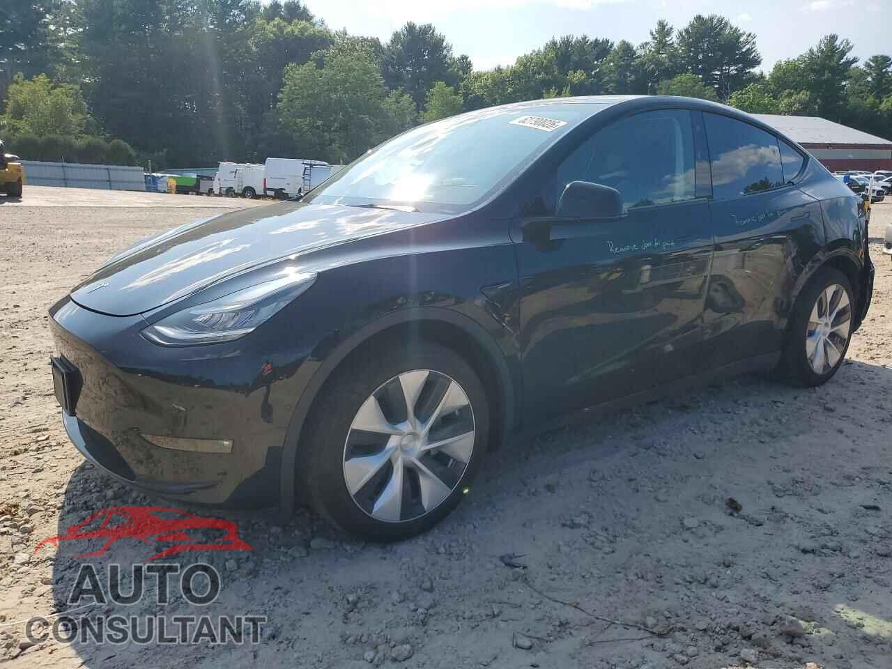 TESLA MODEL Y 2021 - 5YJYGDED3MF107729