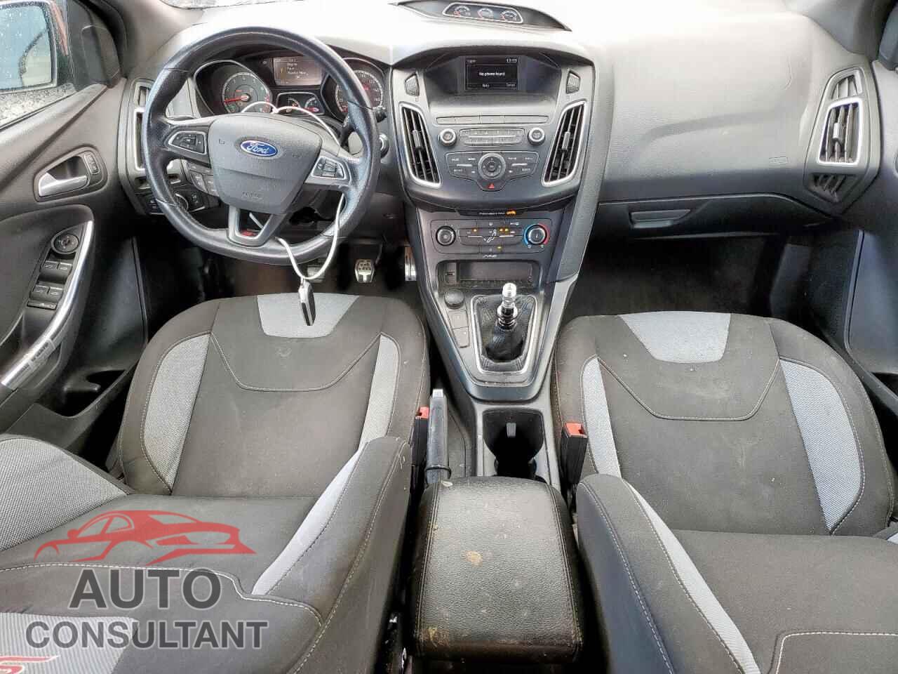 FORD FOCUS 2018 - 1FADP3L93JL331945