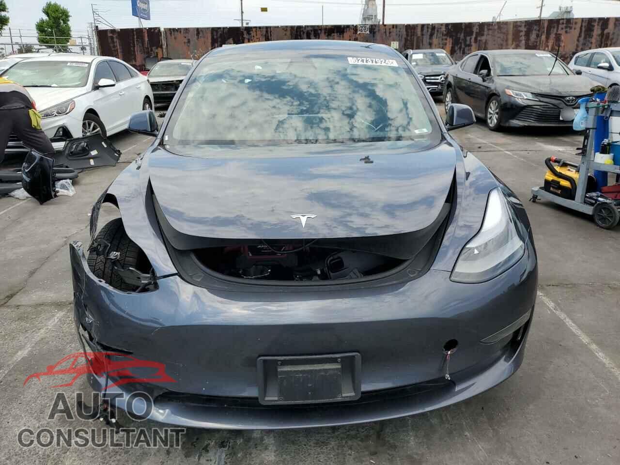 TESLA MODEL 3 2023 - 5YJ3E1EA5PF455394