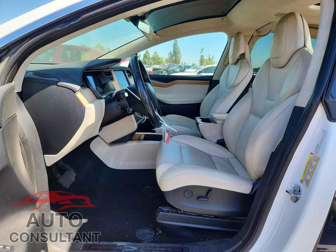 TESLA MODEL X 2018 - 5YJXCAE29JF124180