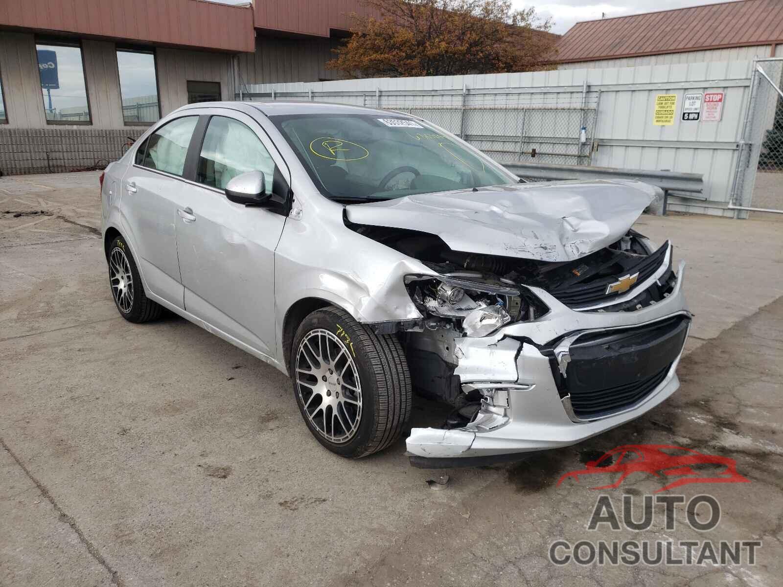 CHEVROLET SONIC 2019 - 1G1JD5SB4K4119114