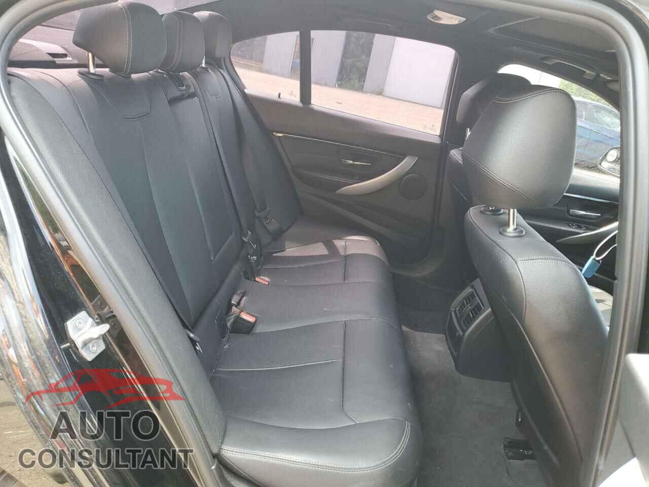 BMW 3 SERIES 2016 - WBA8E3G54GNT78856