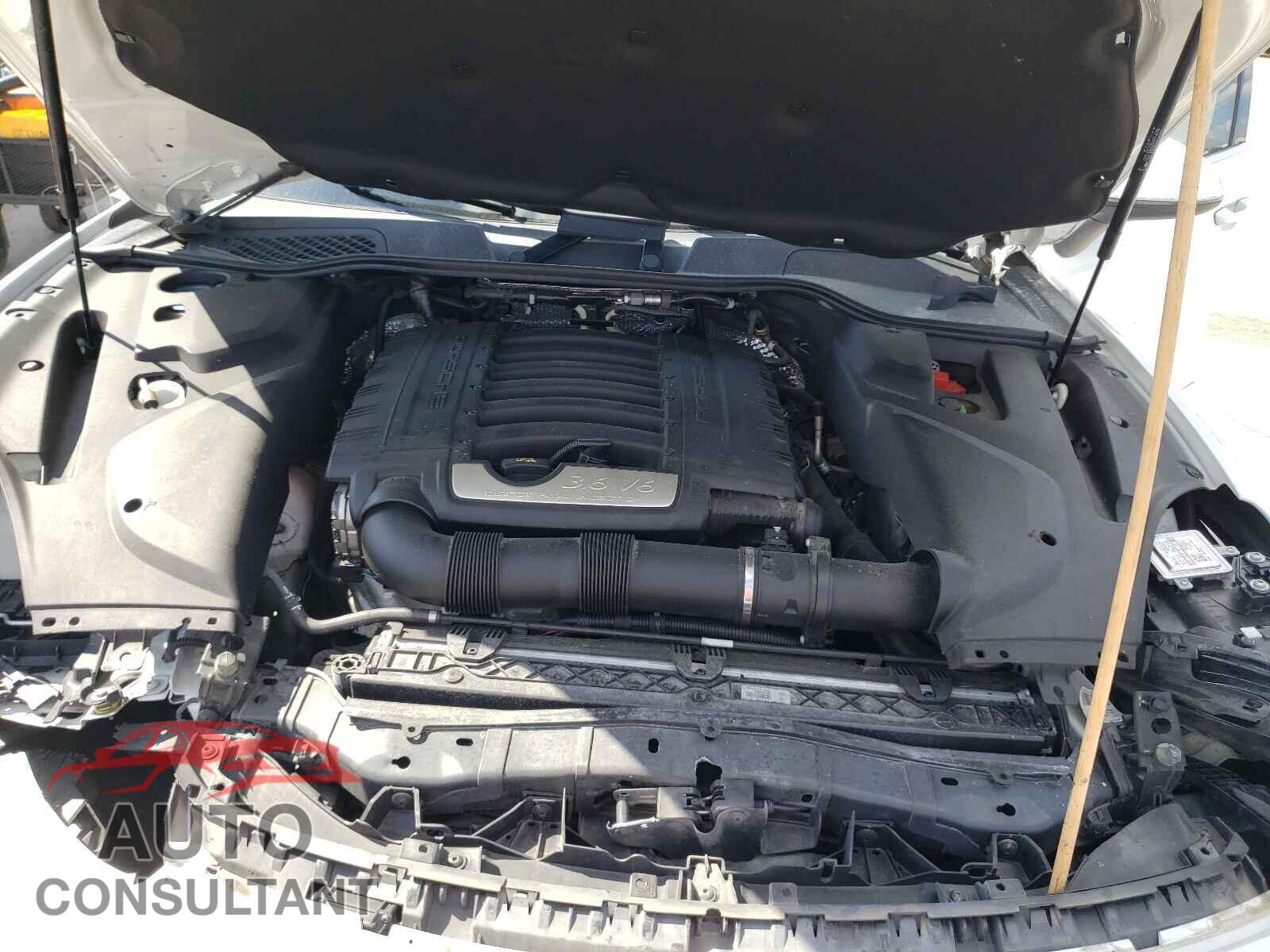 PORSCHE CAYENNE 2016 - WP1AA2A24GKA12033