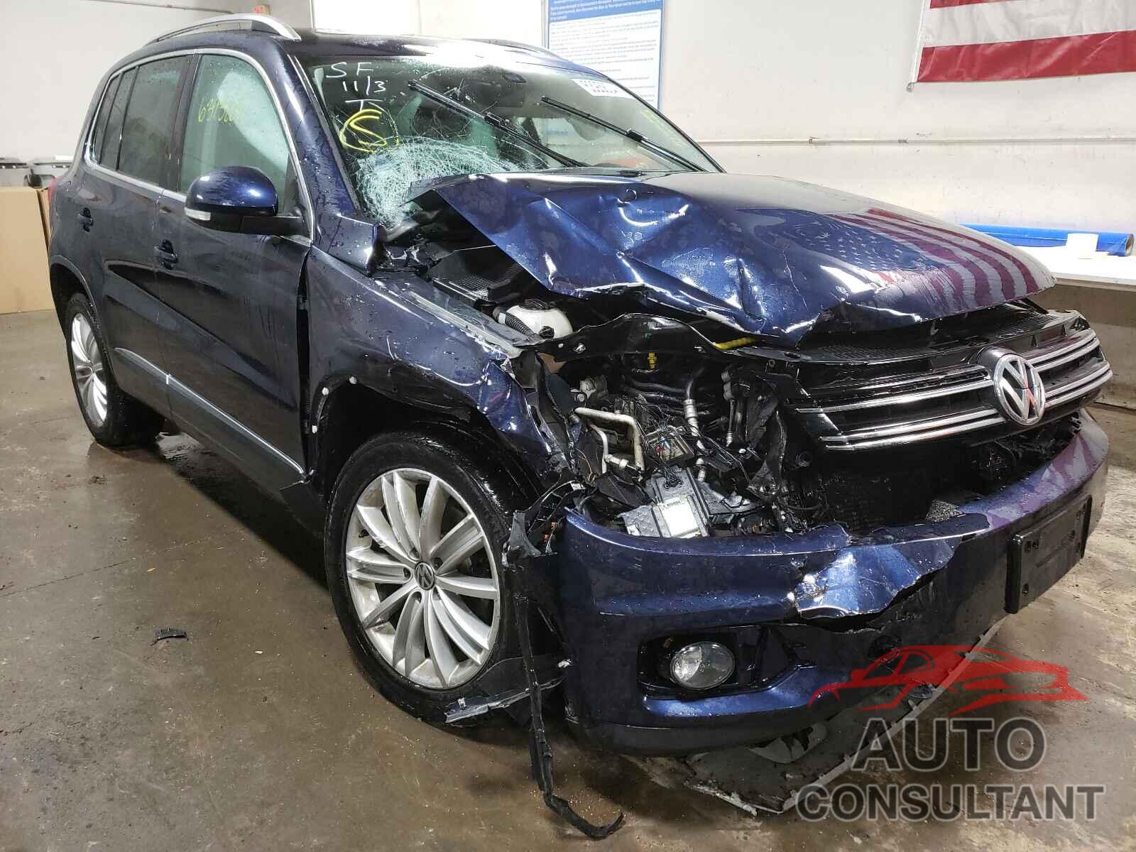 VOLKSWAGEN TIGUAN 2016 - WVGBV7AX8GW586240