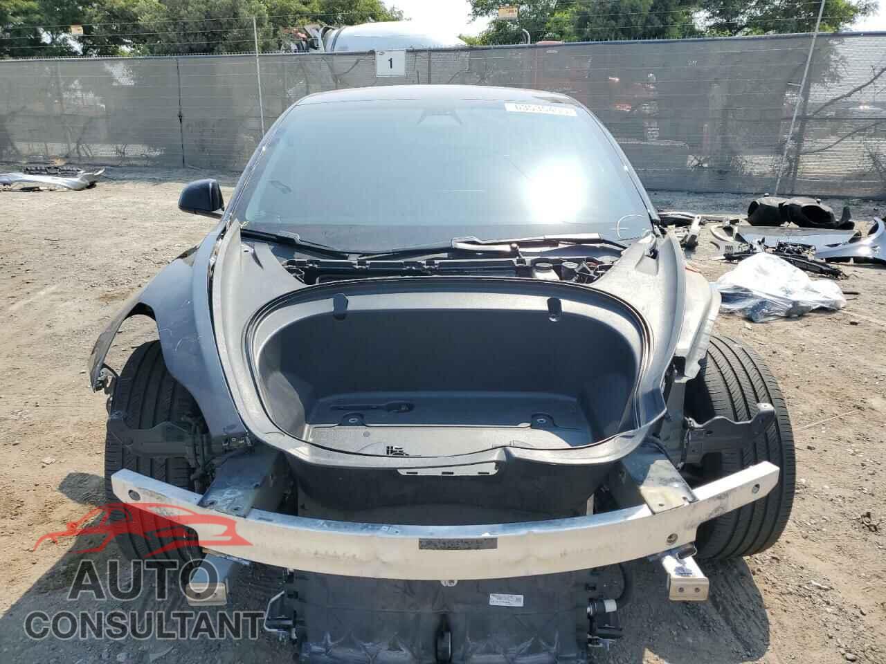TESLA MODEL 3 2018 - 5YJ3E1EB2JF076918