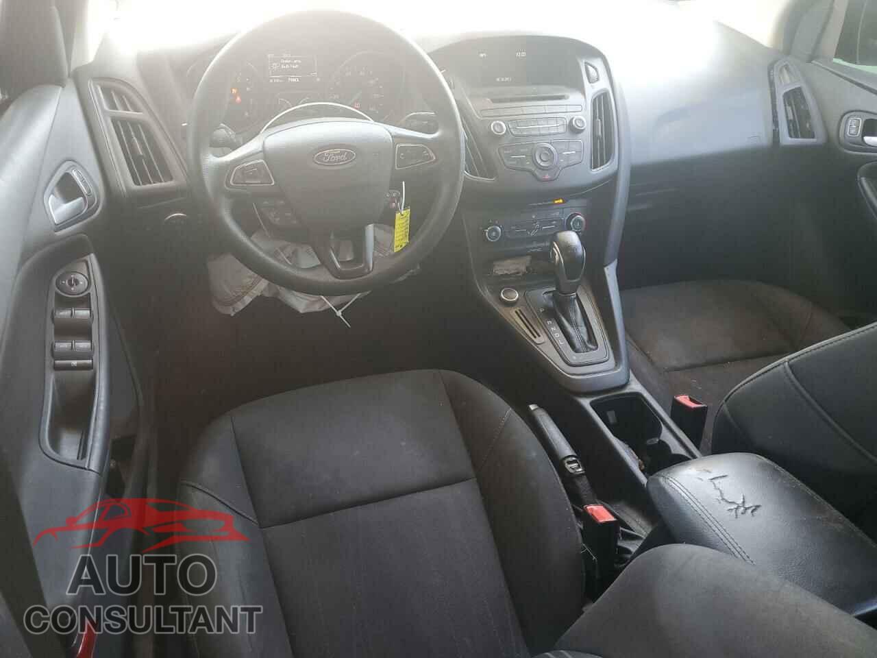 FORD FOCUS 2017 - 1FADP3F28HL306323