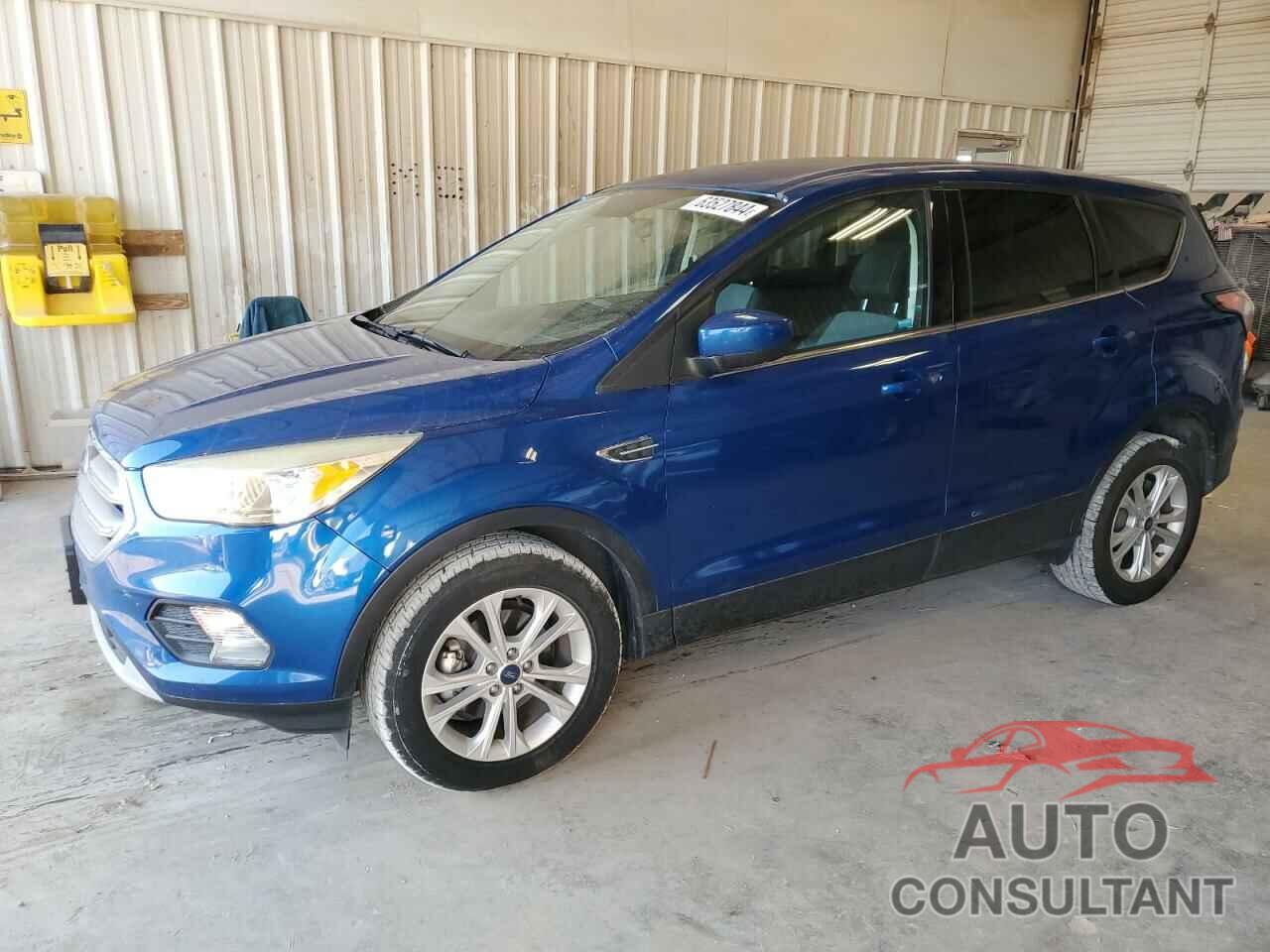 FORD ESCAPE 2017 - 1FMCU0GDXHUC78611