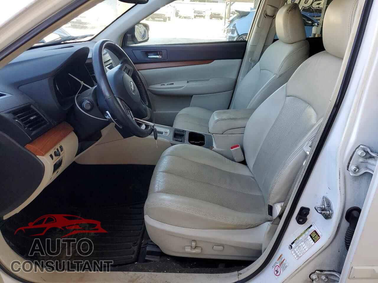 SUBARU OUTBACK 2014 - 4S4BRBLC8E3308731
