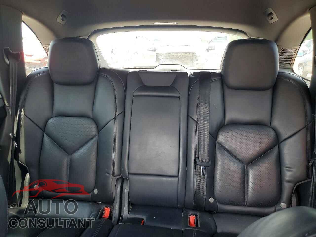 PORSCHE CAYENNE 2016 - WP1AA2A22GKA37609