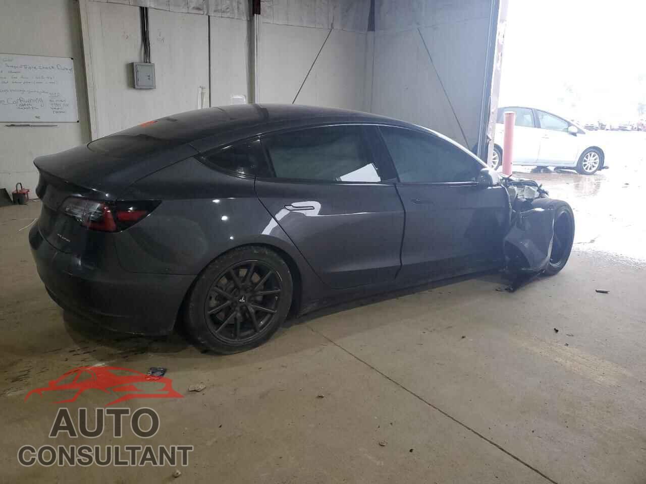 TESLA MODEL 3 2018 - 5YJ3E1EB0JF119457