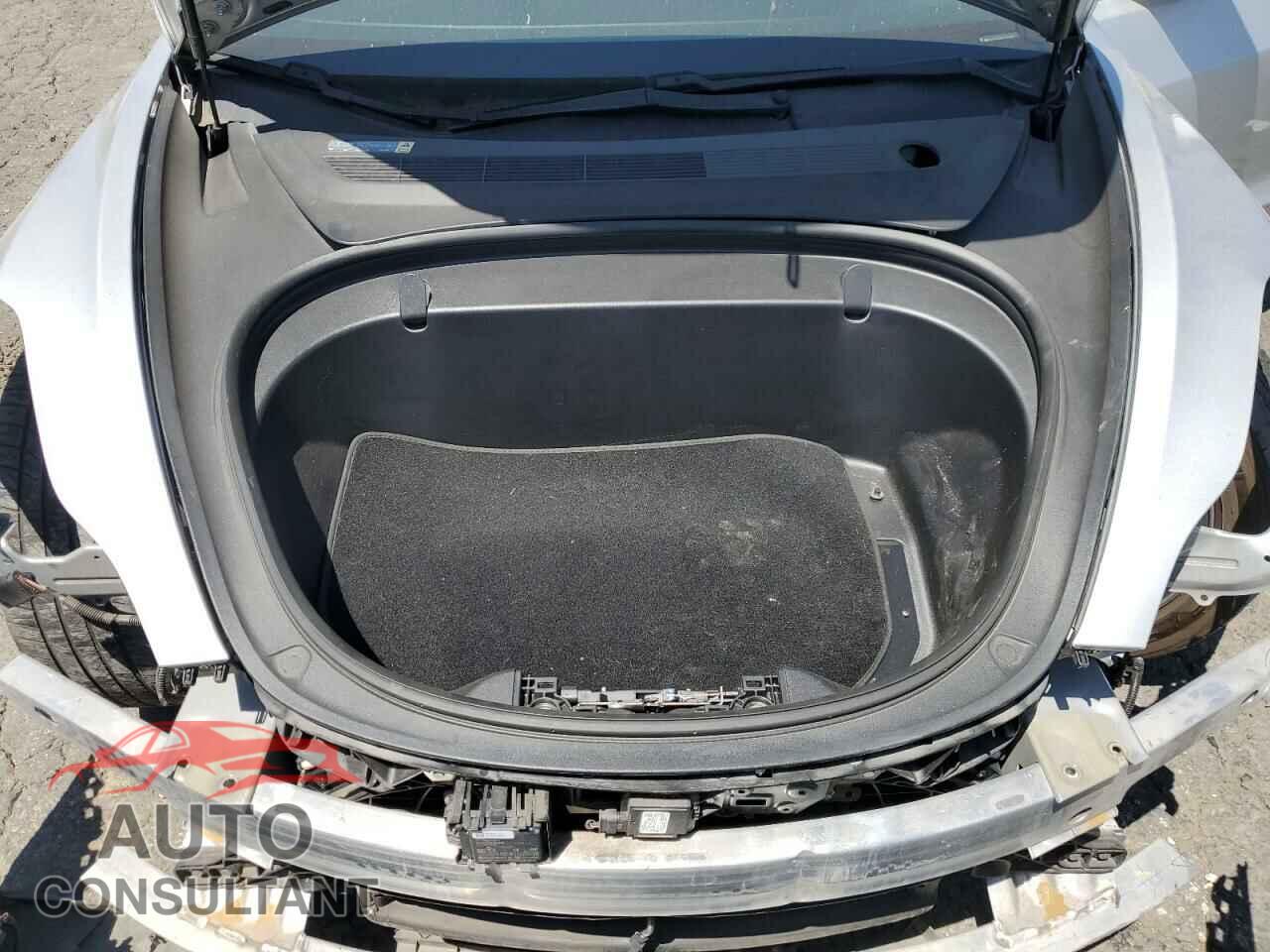 TESLA MODEL 3 2018 - 5YJ3E1EA8JF043946