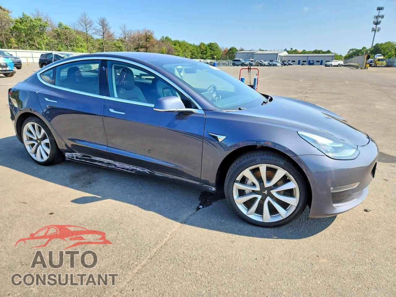 TESLA MODEL 3 2018 - 5YJ3E1EA3JF031087