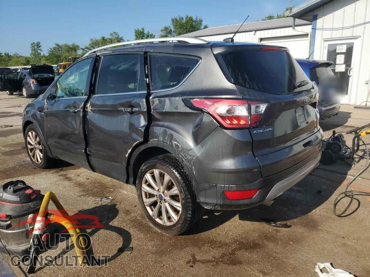 FORD ESCAPE 2017 - 1FMCU0J92HUD51233