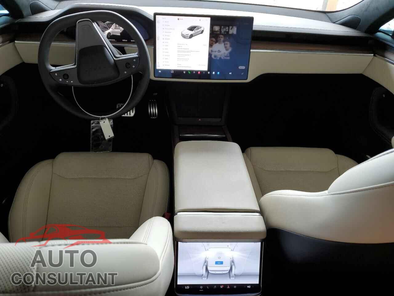 TESLA MODEL S 2024 - 5YJSA1E5XRF543192