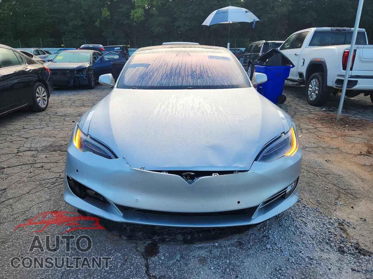 TESLA MODEL S 2017 - 5YJSA1E26HF207009