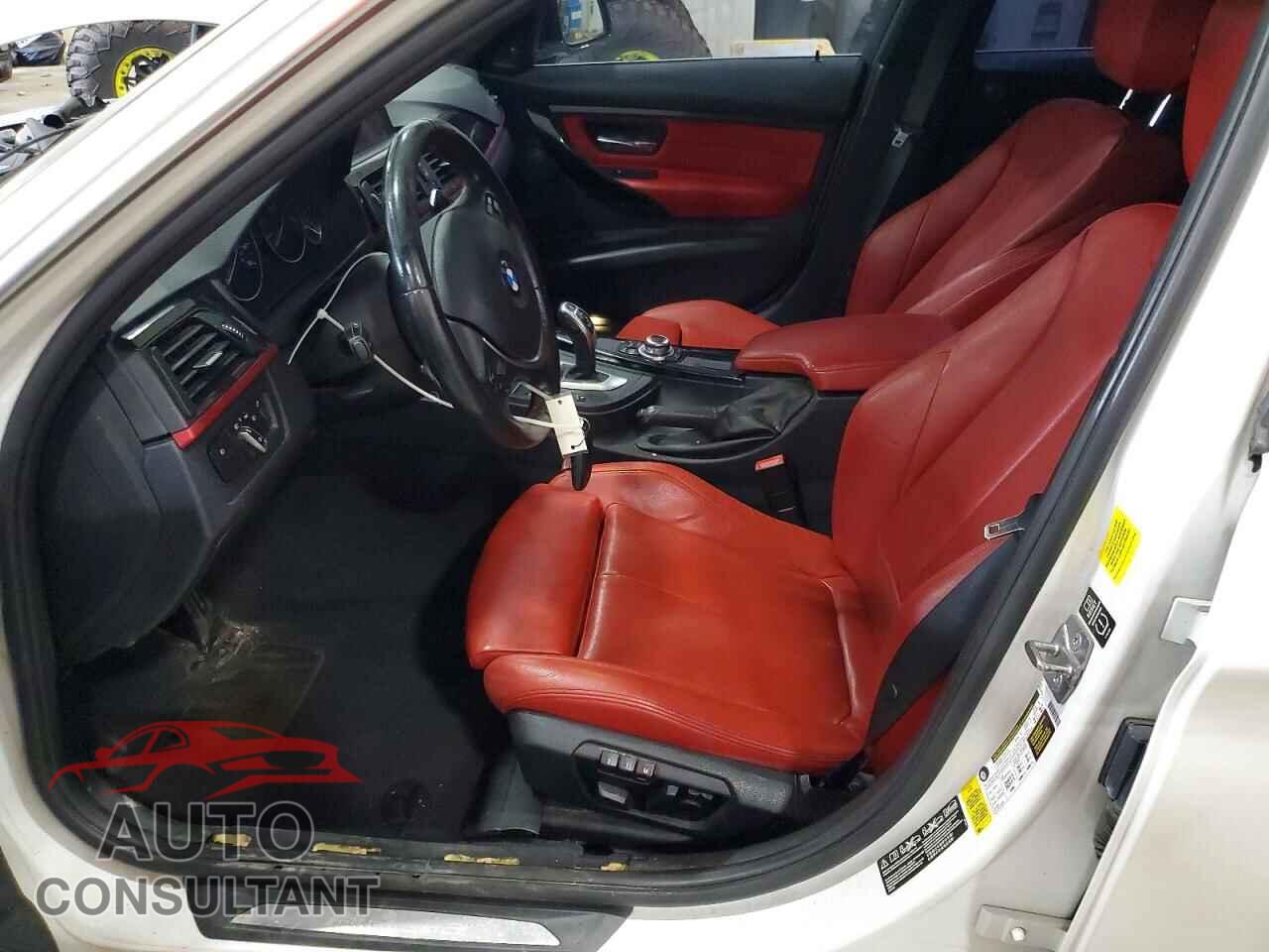BMW 1 SERIES 2013 - WBA3F9C57DF484448
