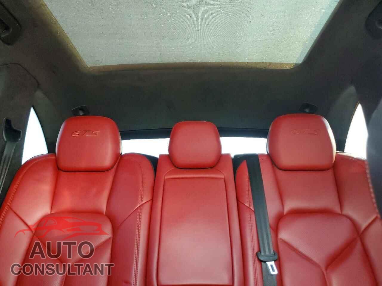 PORSCHE CAYENNE 2017 - WP1AD2A26HLA80868