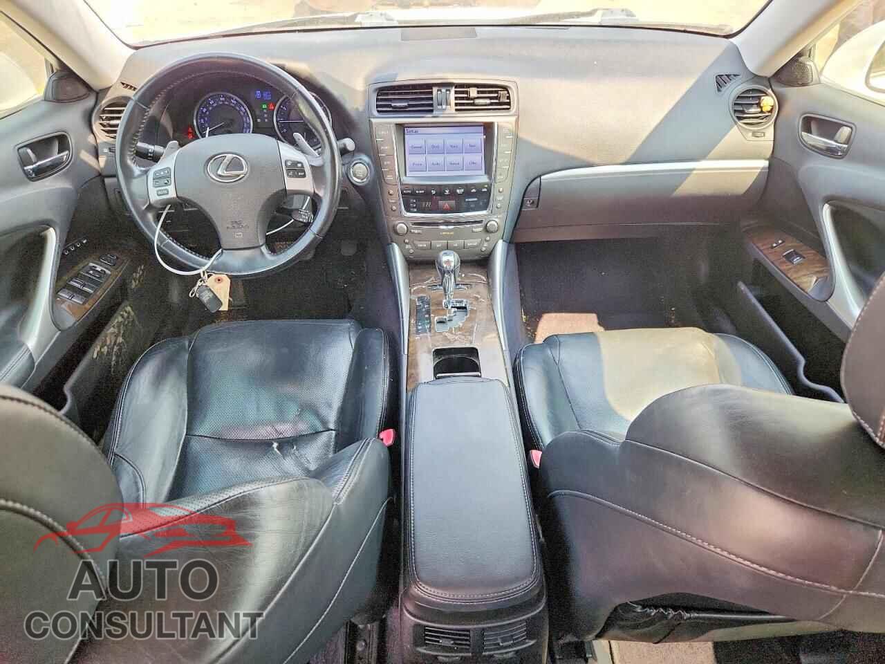 LEXUS IS 2012 - JTHCF5C25C5053448