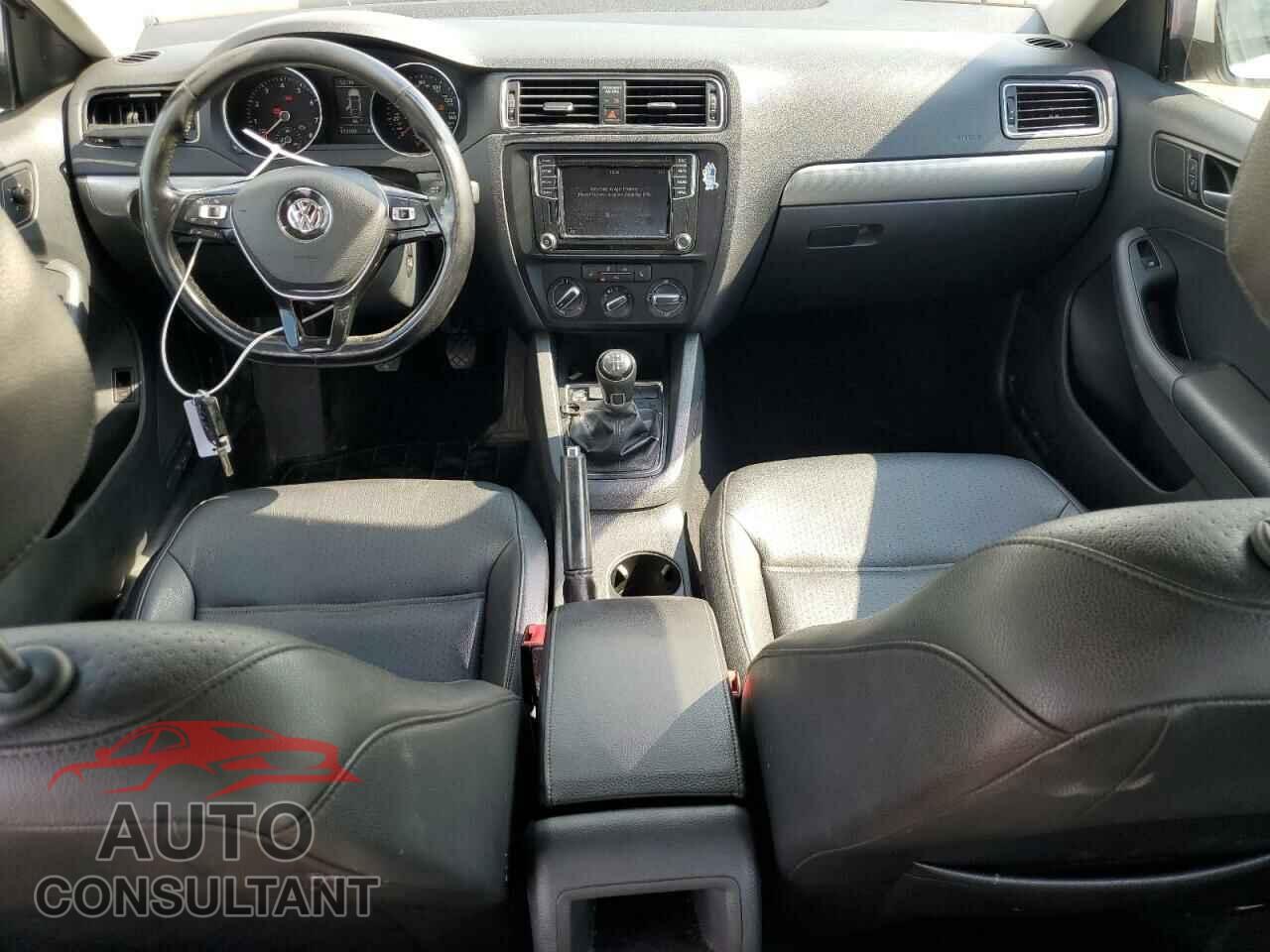 VOLKSWAGEN JETTA 2017 - 3VWB67AJ7HM222578