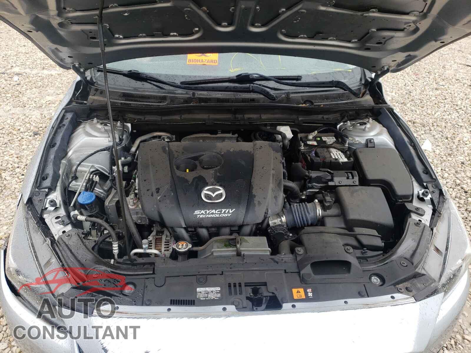 MAZDA 3 2018 - 3MZBN1K76JM200516